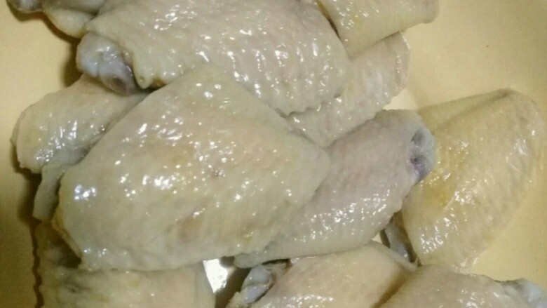 可乐鸡翅,焯水,去浮沫