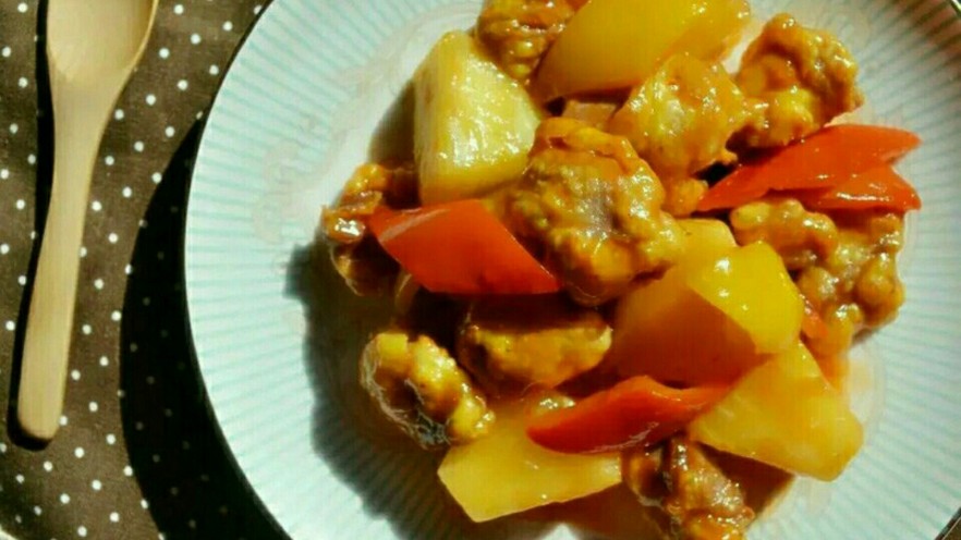 鸡肉裹炒菠萝