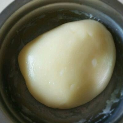 雪媚娘,揉成面团冷却后放入冰箱冷藏30分钟