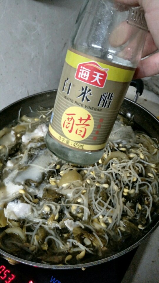酸菜鱼,不够酸,可以加入适量的醋,各人口味。