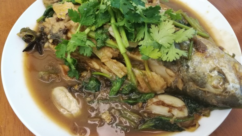 红烧黄花鱼,配米饭,馒头都可以啊!