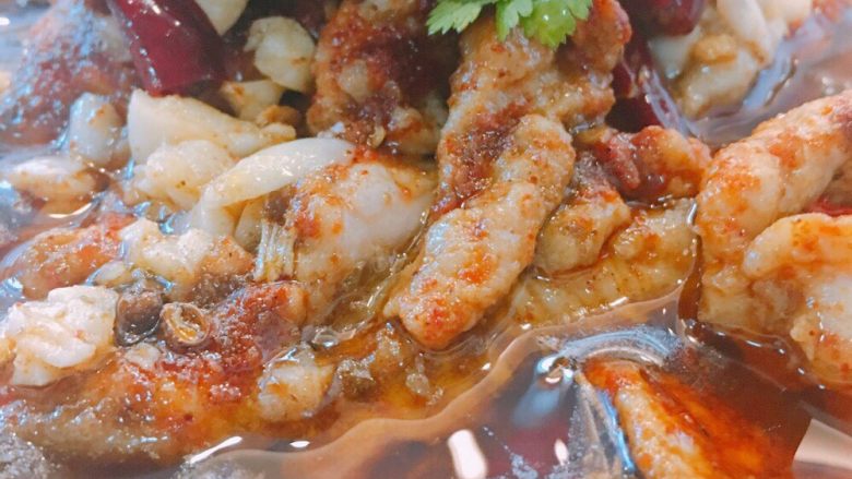 水煮肉片,油而不腻，肉质细嫩。～唐@W