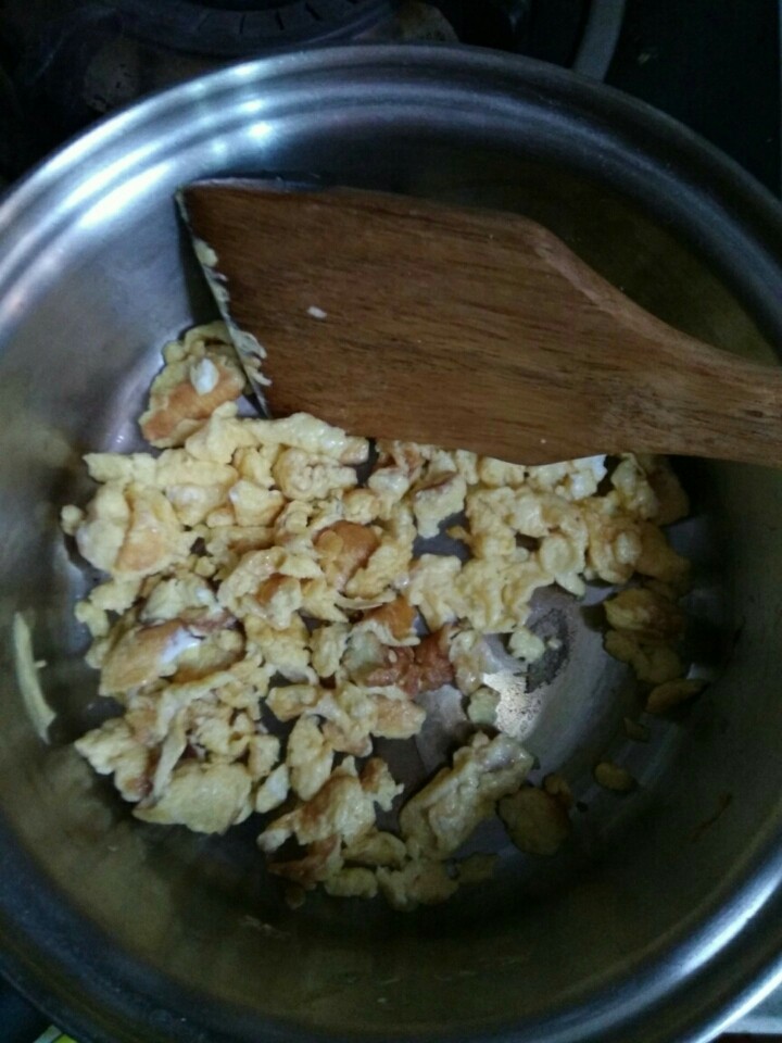 饺子,把鸡蛋炒熟