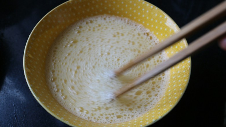 ≈鸡蛋羹≈,搅拌均匀