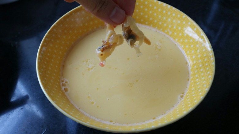 ≈鸡蛋羹≈,再放入泡发好的花蛤肉