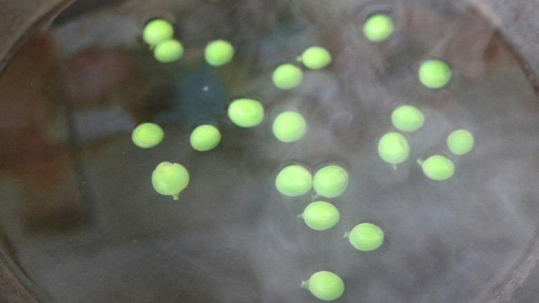 ≈鸡蛋羹≈,<a style='color:red;display:inline-block;' href='/shicai/ 456'>青豆</a>焯水