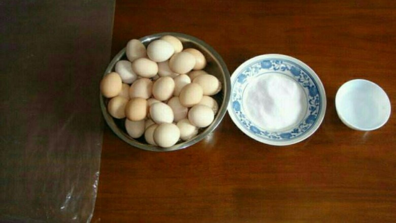 比超市还好吃的无公害--腌制咸鸡蛋,准备好所有食材