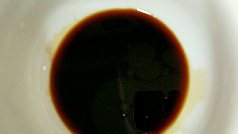 满天星斗,调酱汁(<a style='color:red;display:inline-block;' href='/shicai/ 788'>生抽</a>半勺,味事达半勺,热芝麻油适量拌匀);
