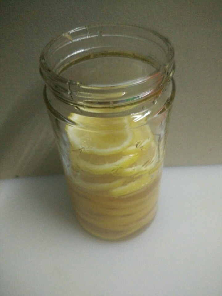 蜂蜜柠檬茶,6.最后盖上玻璃盖,密封冷藏24小时就ok啦!