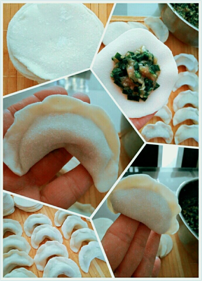 家常猪肉韭菜水饺,1、馅里有油,不要碰到皮的边缘,否则会遇热水裂开。
2、一只手的拇指担在饺子中间(有弧度,能立住),其他四指托住饺子,另一只手捏边,不打褶,捏两遍。无褶皱的饺子,在煮时不会漏油和进水。