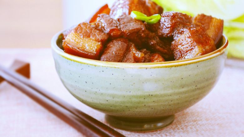 红烧肉,懒办法却更好吃~,未完,待续分享更多美食~
期待你对我进行关注..
一起交流更多美食做法~