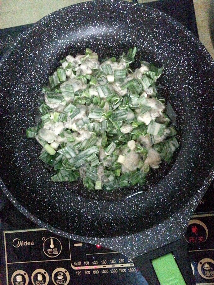 海蛎煎,锅下少许油,搅拌均匀海蛎