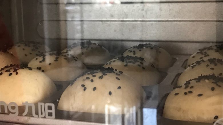 迷你小餐包,烤箱中层,150度30分钟。