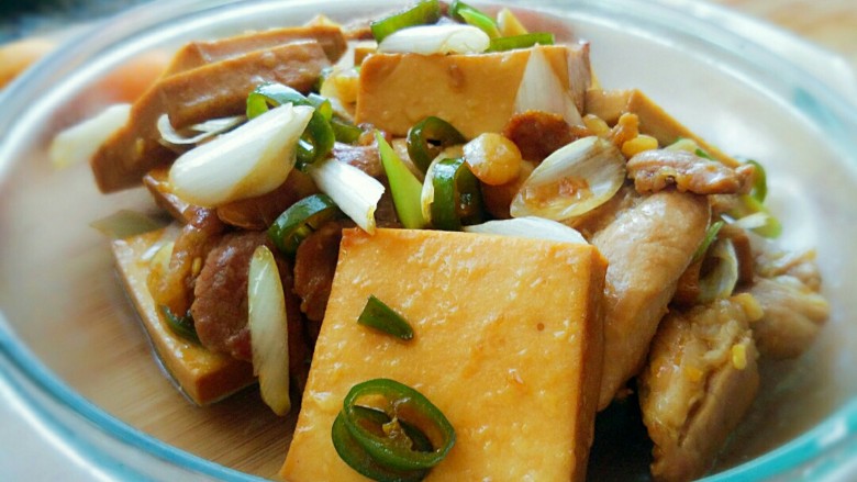 小炒千叶豆腐,再配上一碗米饭,香香哒