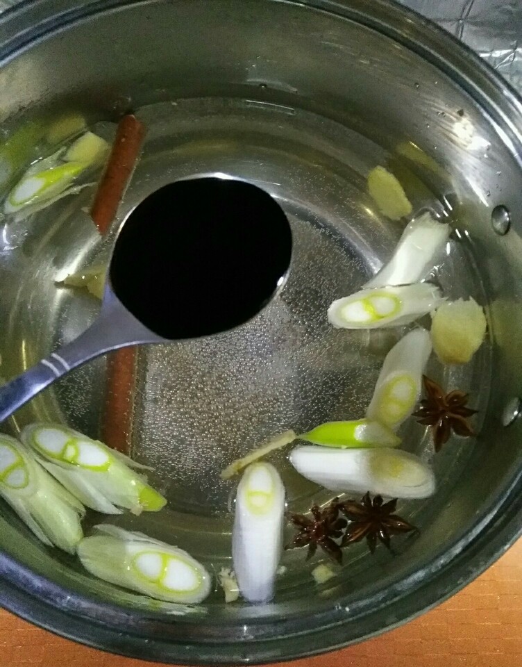 家常鸡腿两吃,1匙老抽