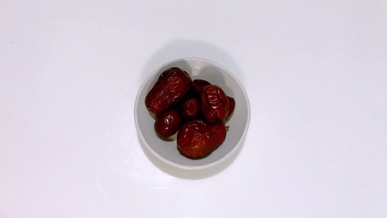 豆浆超级好喝的配方,根本停不下来,准备好<a style='color:red;display:inline-block;' href='/shicai/ 2470'>红枣</a>。