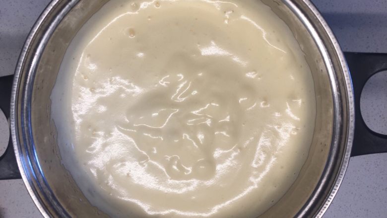 美味蛋糕,前三幅图为全蛋打发的逐次状态,全蛋没有蛋白好打发,需要些耐心哦;