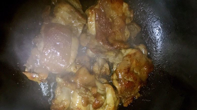 照烧鸡腿饭,两面都煎成金黄色就差不多了