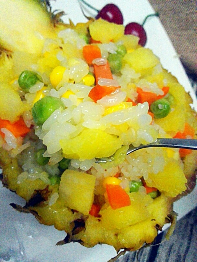 菠萝饭,好香呀,来一口