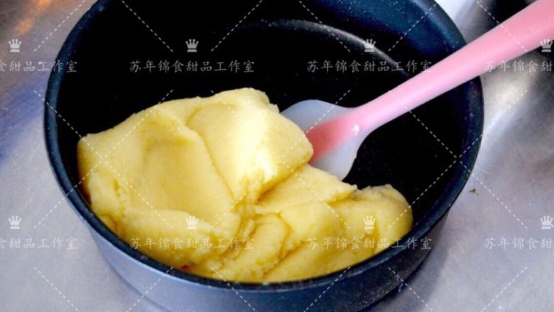酥顶抹茶泡芙,③的材料能与锅底完全分离后,从火上移开