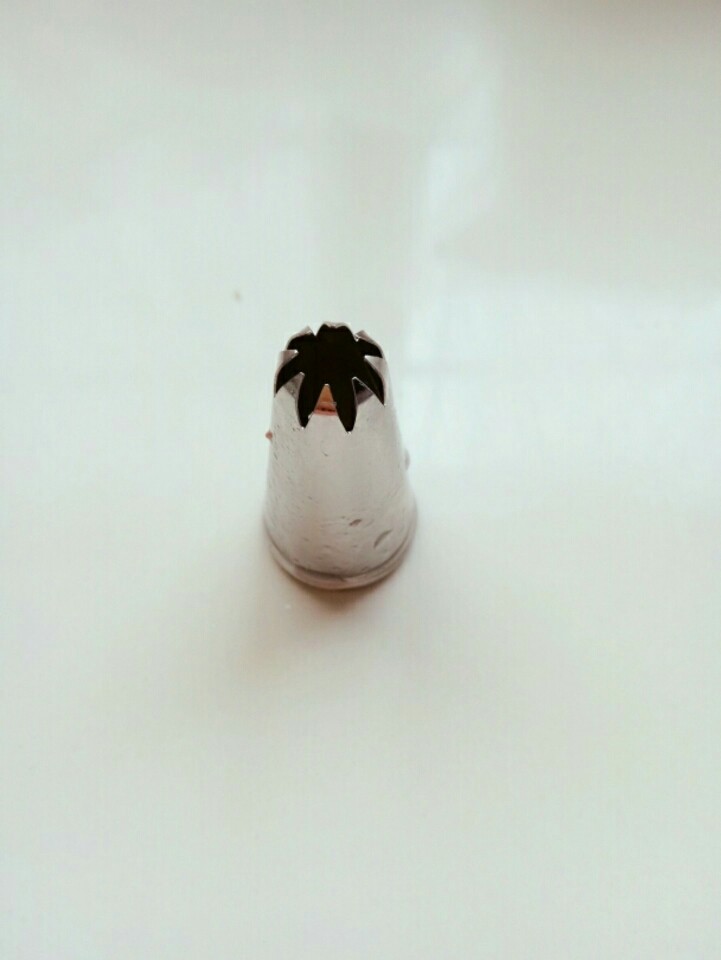 自制曲奇饼干,准备一个这种曲奇裱花嘴