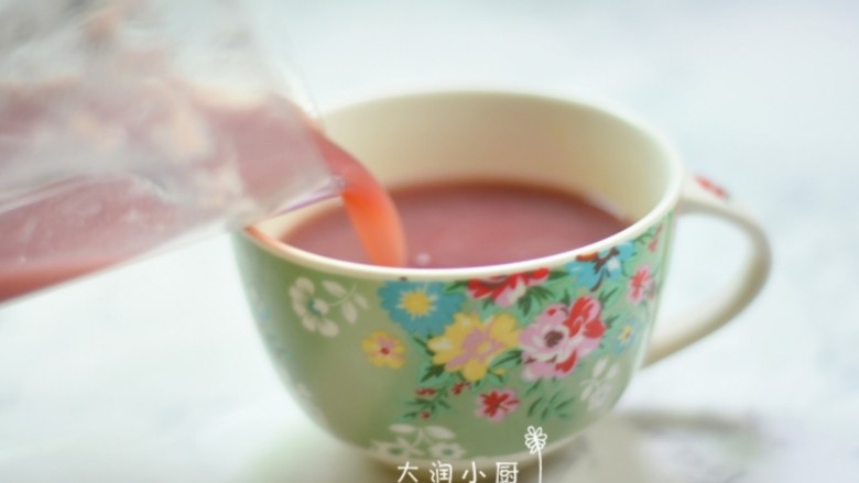 清肺藕梨紫薯露,⑥程序完成机器会呜叫,取出倒入杯中即可饮用