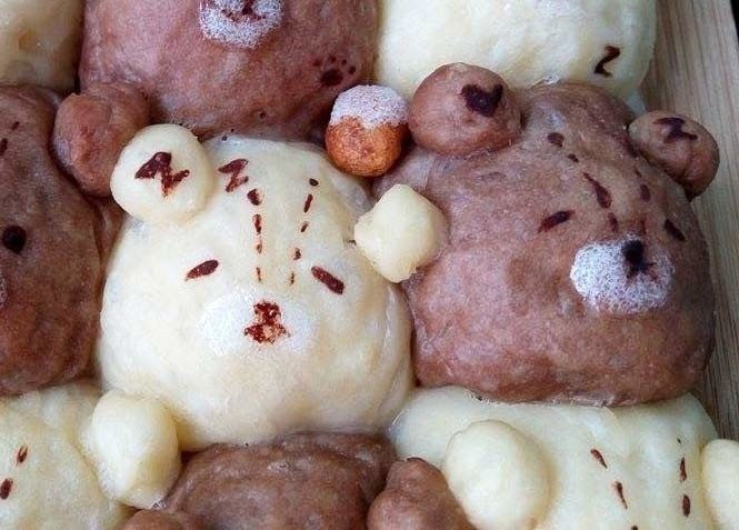 丑丑泰迪熊奶油包,10用牙签帮小熊们画上五官及装饰