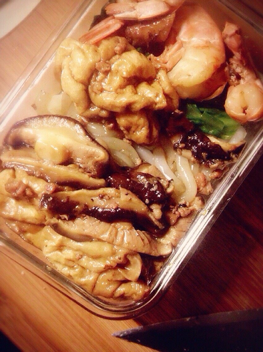 有乌冬面的便当