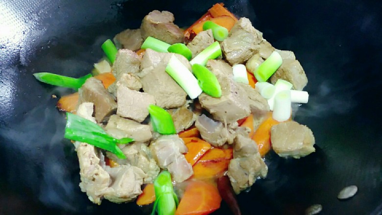 胡萝卜烧羊肉,终于下锅了!!!