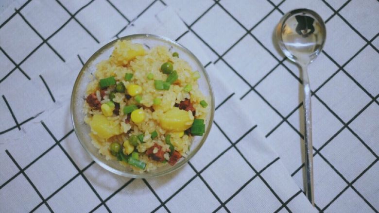 土豆香肠焖饭