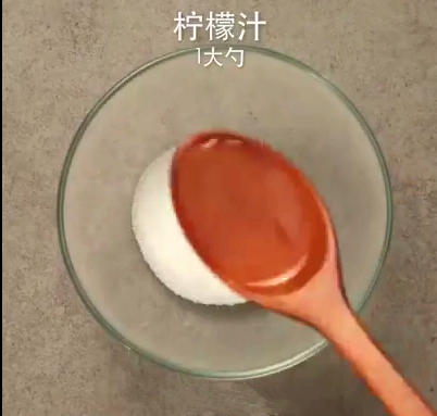 炸五花肉,<a style='color:red;display:inline-block;' href='/shicai/ 919'>柠檬汁</a>一大勺