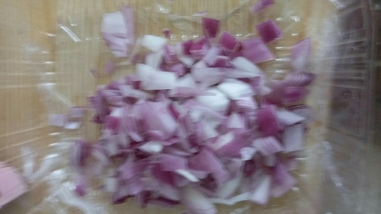 牛腩咖喱饭,<a style='color:red;display:inline-block;' href='/shicai/ 29'>洋葱</a>切碎。