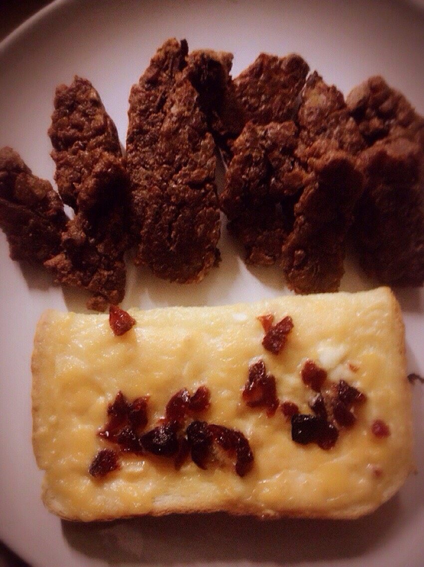 各种饼干混合的年糕糍粑