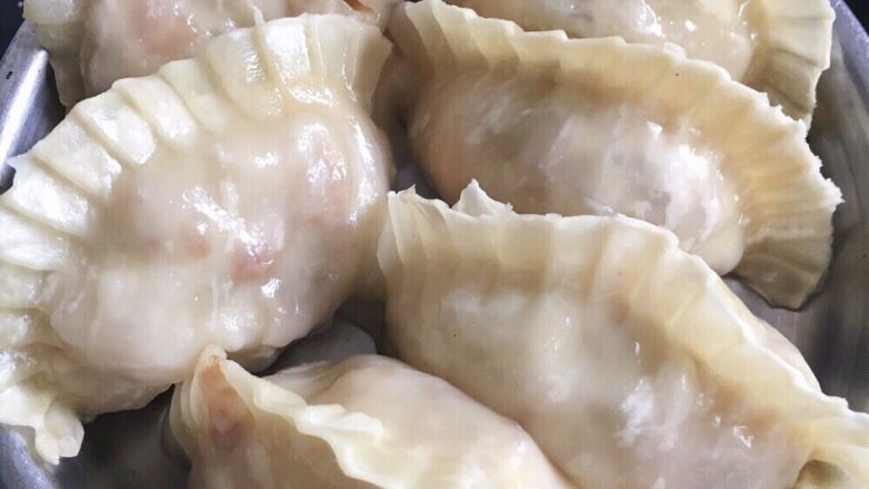 饺子(终于做出又有颜值又好吃的),搞定，蒸锅蒸15分钟左右就能吃咯！