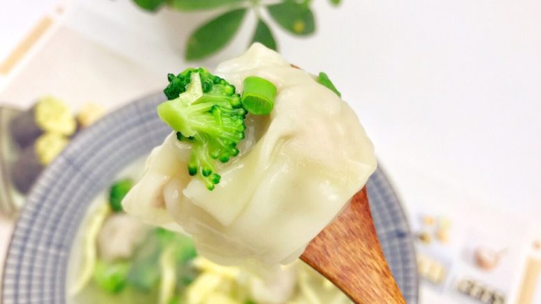宝宝辅食:藕馅小馄饨-12M+ ,开动吧