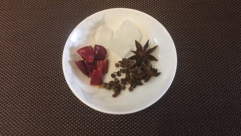 红烧牛肉(大白豆+小芒果版),准备好以下配料