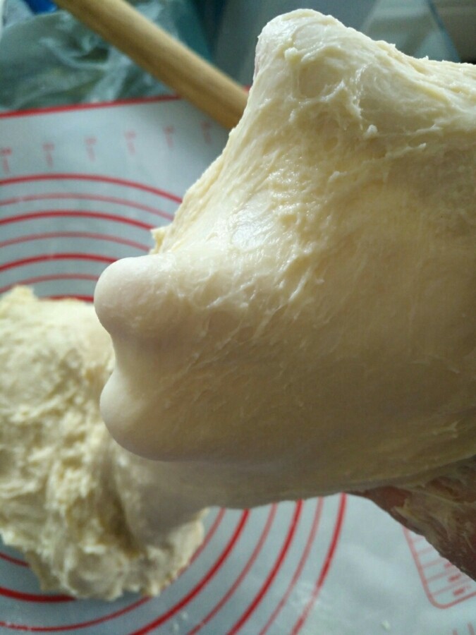 小兔子面包,面团有韧劲,出膜