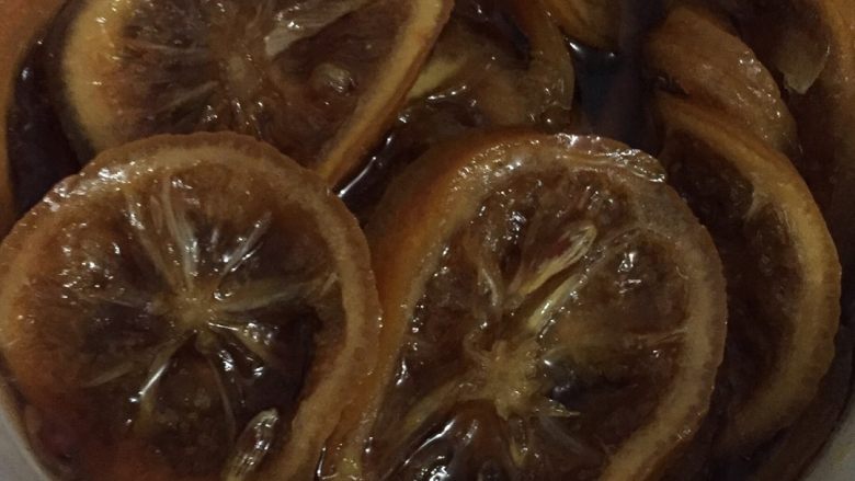 柠檬膏,这是炖了四个小时的样子