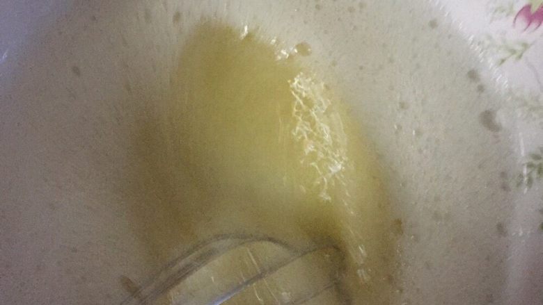 小糕点之蛋白饼,香喷喷^_^,先手动搅拌均匀