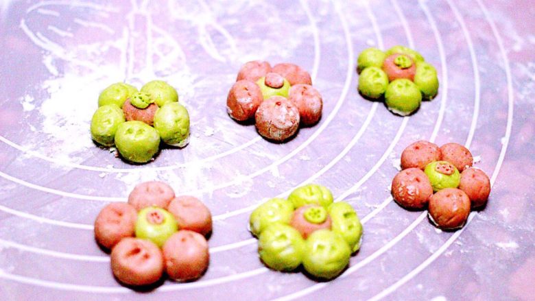 桃花酒酿百合羹(王氏私房菜),是不是很美……