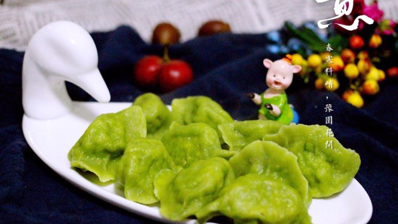 茴香豆腐饺子(王氏私房面食),把煮好的饺子盛入你喜欢的器皿中即可