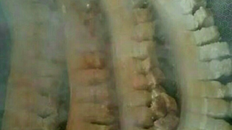 五花肉的秘制做法
,五花肉是很多人都钟爱一道的美味,它肥而不腻吃起来又很有嚼劲,是很多人配饭吃的首选。 按照下面这个方法租出来的五花肉,可是会让人吃了一次还想吃第二次!