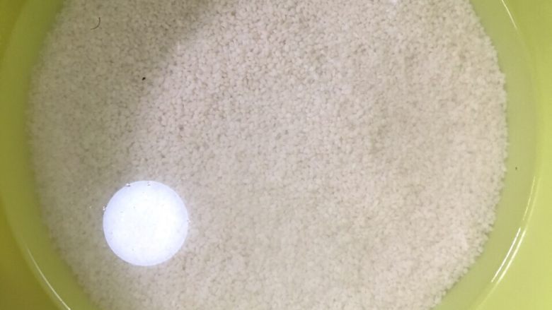 草袋饭,<a style='color:red;display:inline-block;' href='/shicai/ 498'>糯米</a>浸泡5小时以上