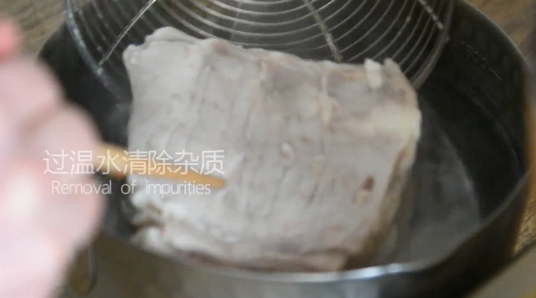苏州樱桃肉,酥烂入味,色香味俱佳!,过温水清除杂质