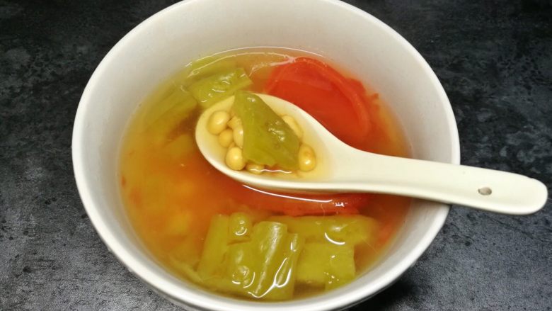减脂素食 | 怕苦也爱喝的番茄苦瓜黄豆汤,最后就可以盛出大口喝汤啦!~