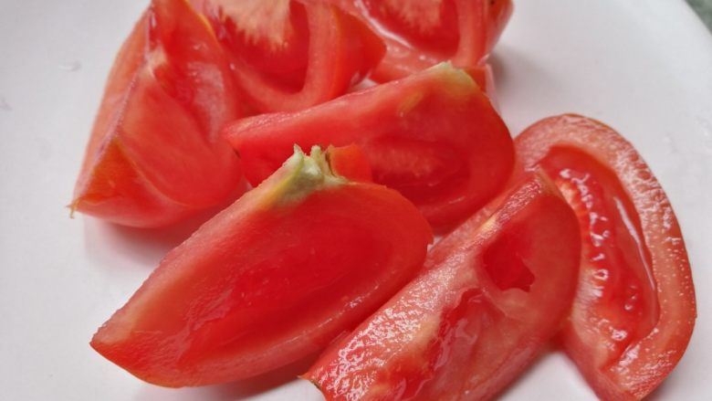 减脂素食 | 怕苦也爱喝的番茄苦瓜黄豆汤,<a style='color:red;display:inline-block;' href='/shicai/ 59'>番茄</a>切块