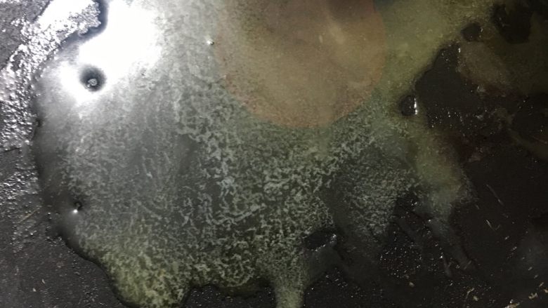 波兰种可可麻薯辣松面包,不粘锅先溶化10克的黄油