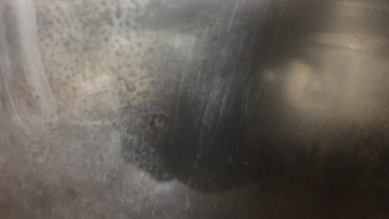 波兰种可可麻薯辣松面包,烤箱发酵功能一小时左右,同时烤箱里放进一碗热水,增加湿度