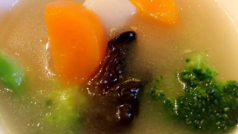 素食煮艺,没错，就是简单的素汤，但是味美汤浓，不亚于任何珍贵的食材。