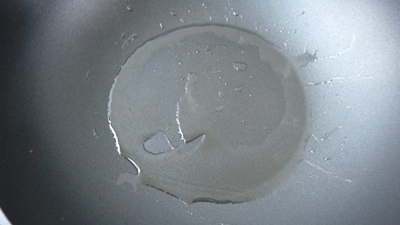 燕麦香蕉卷,热锅,下山茶油烧热